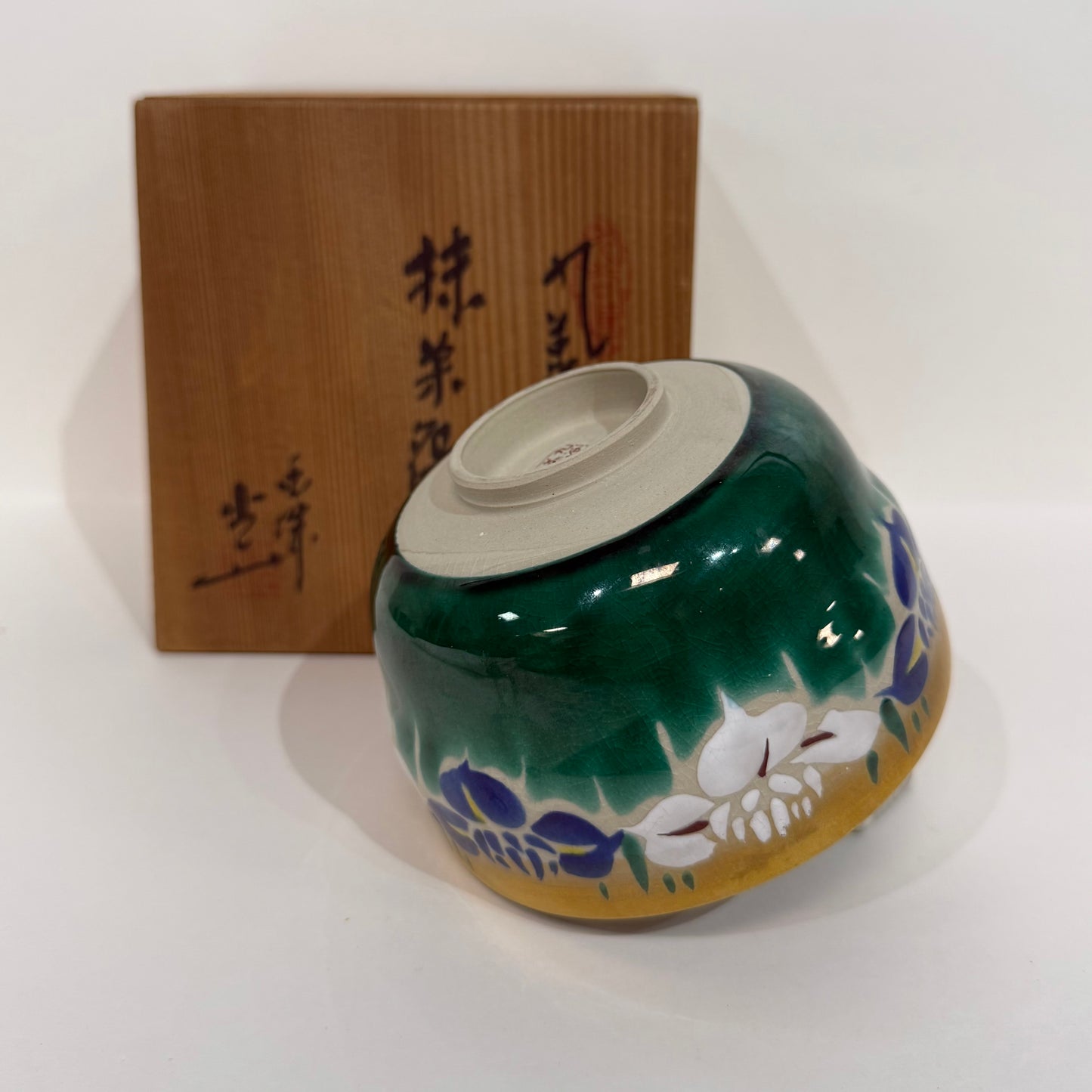 SBKTB129 色繪菖蒲茶碗