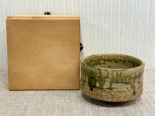 SBKTB267 作家物　伊羅保釉茶碗（保護 箱）