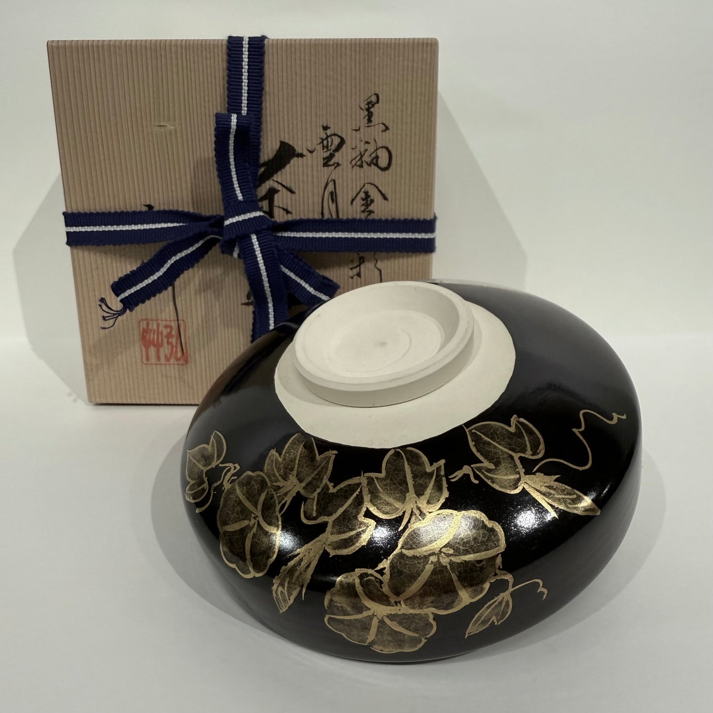 SBKTB103 京焼　弘艸造　黒釉金銀彩雲月茶碗