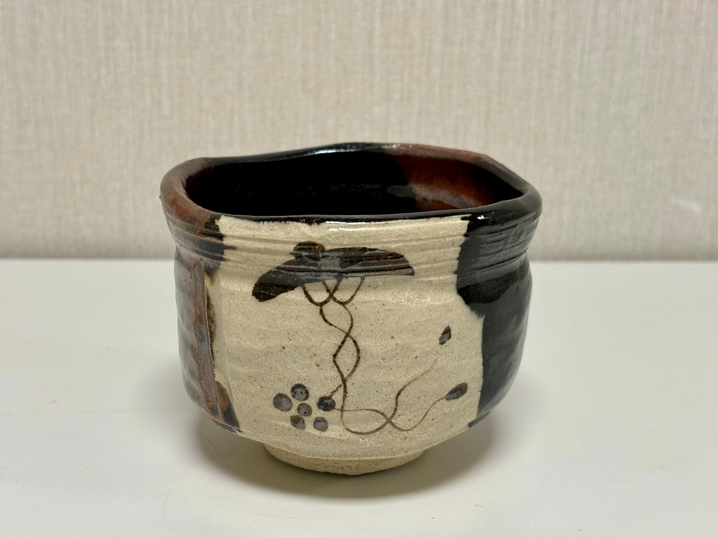 SBKTB286	瑞光窯造　黒織部　茶碗